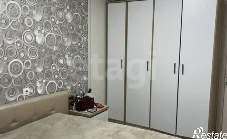 4-комн квартира улица Милиционера Власова, 15,  д. 15