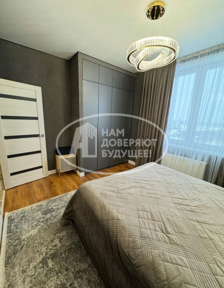 3-комн квартира улица Грибоедова, 74