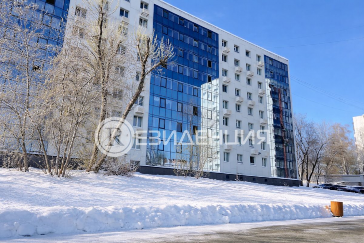 3-комн квартира Петропавловская ул, 83