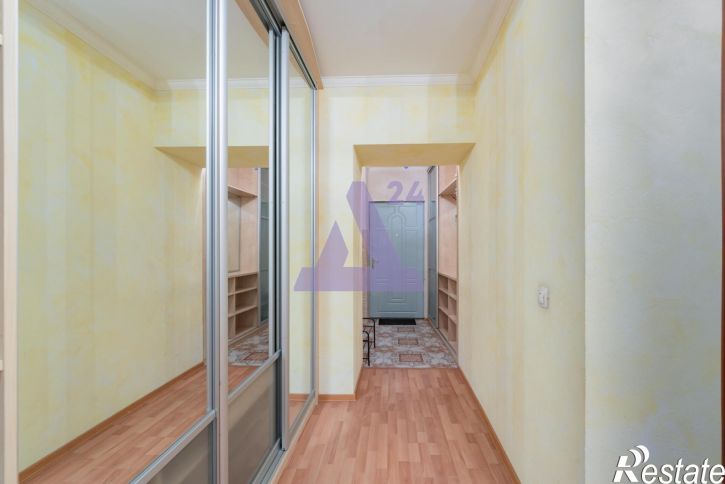 3-комн квартира улица 25 Октября, дом 72