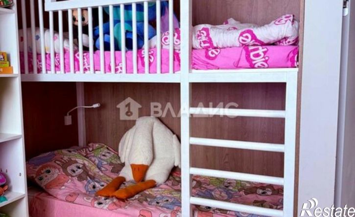 3-комн квартира ул Сакко и Ванцетти, 93а,  д. 93а