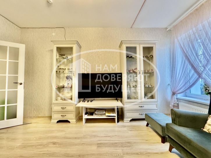 2-комн квартира улица Революции, 54