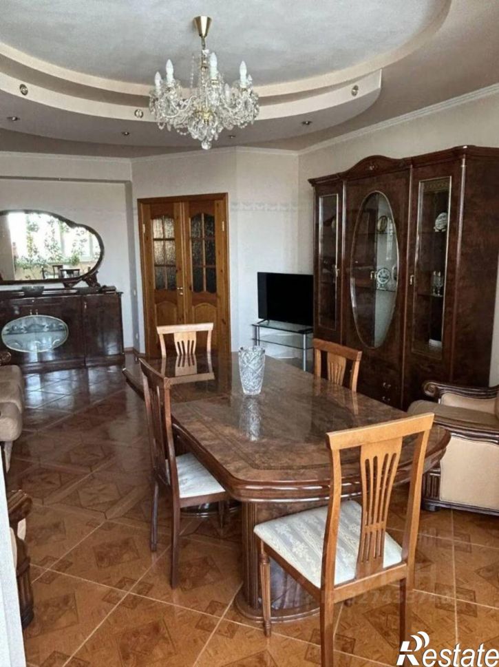 4-комн квартира б-р Гагарина, 70а,  д. 70а