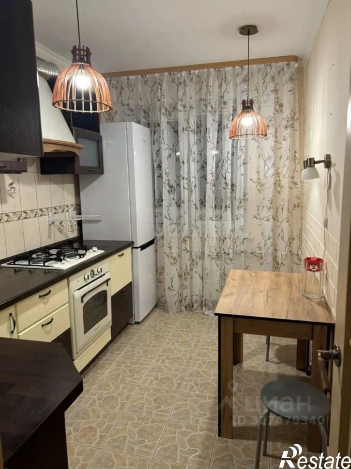 2-комн квартира Запорожская улица, 13,  д. 13