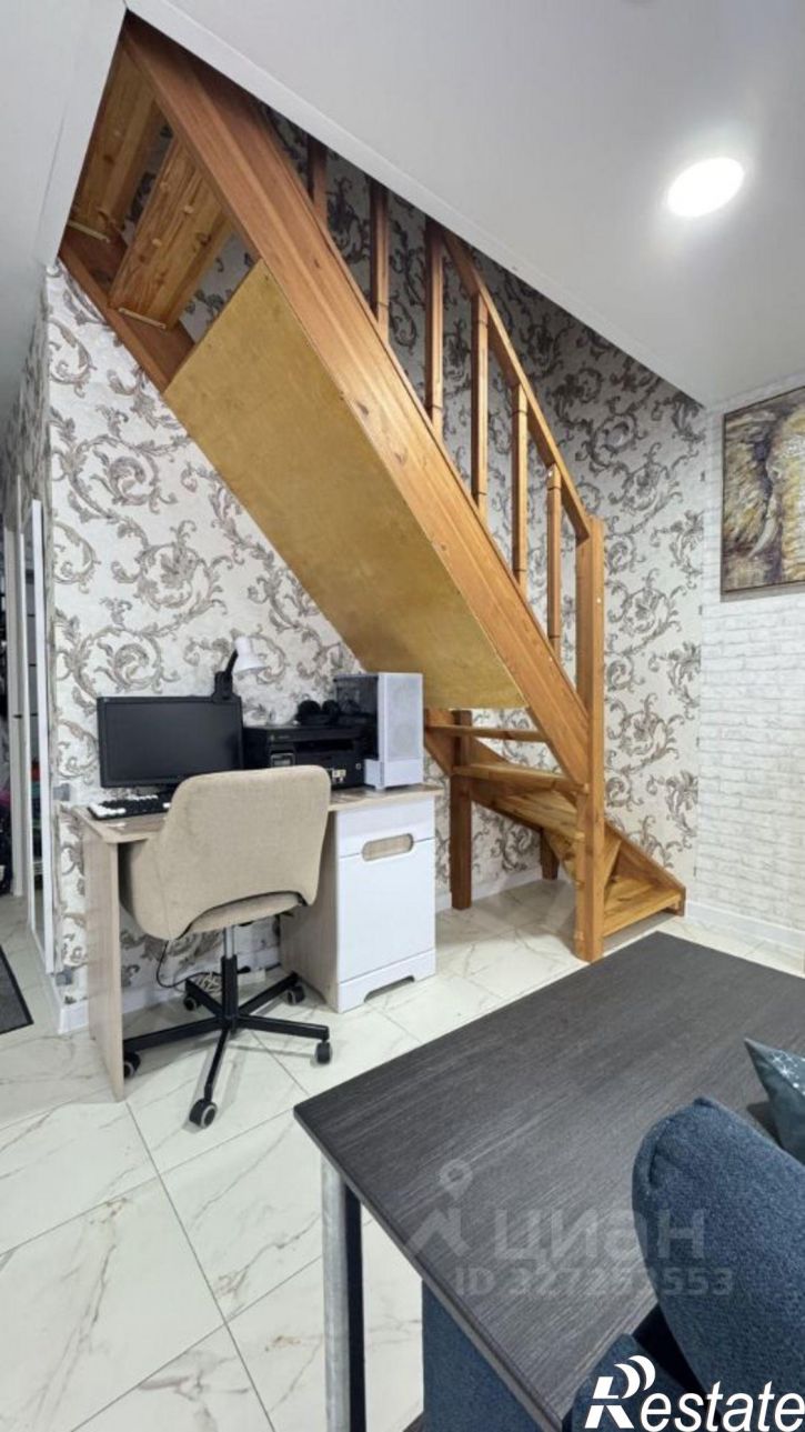 Коттедж/дом ул Кантонской Коммуны, 1,  д. 1