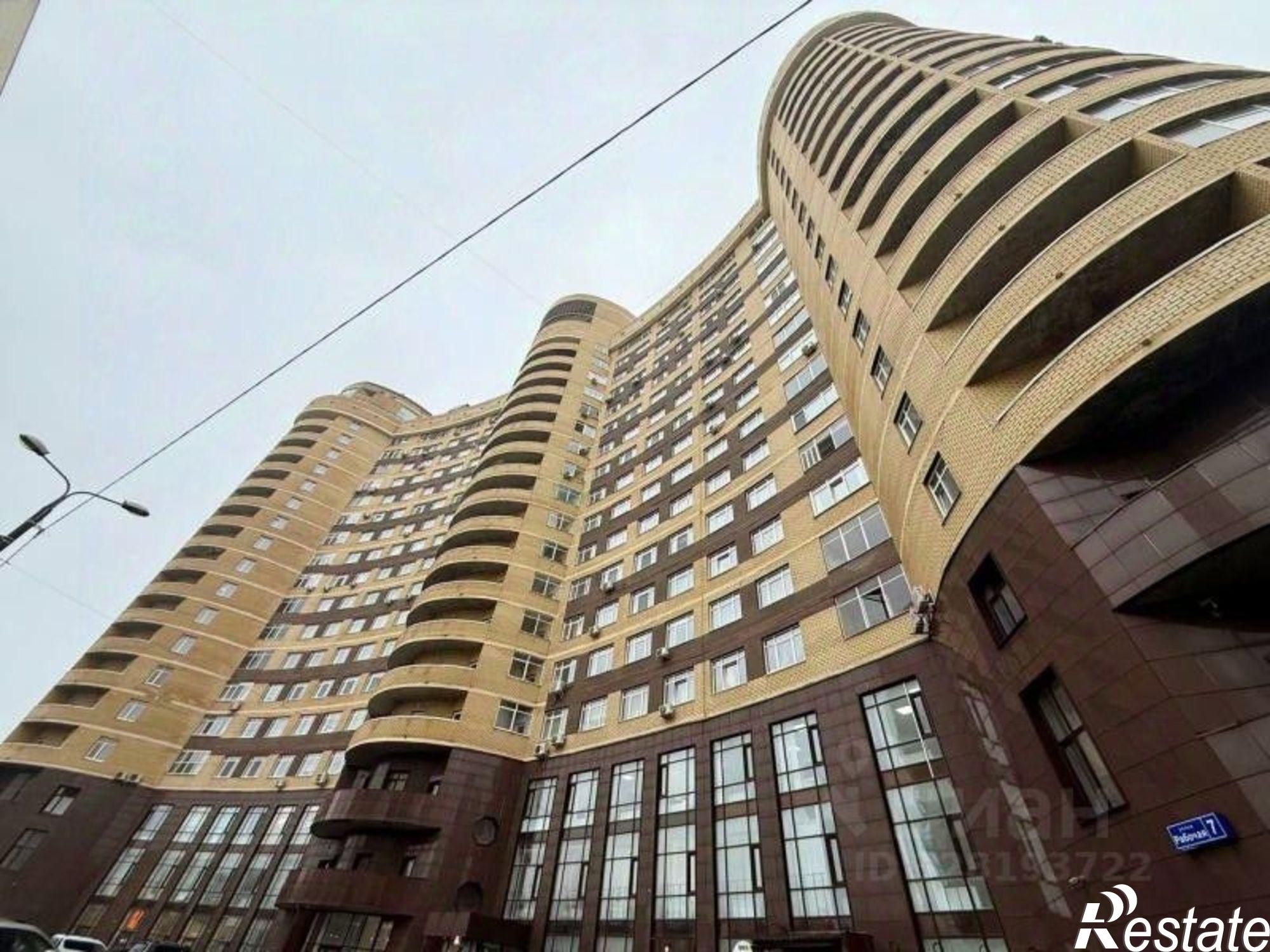 Купить гараж, место в паркинге за 1 400 000 рублей на ул Рабочая, 7