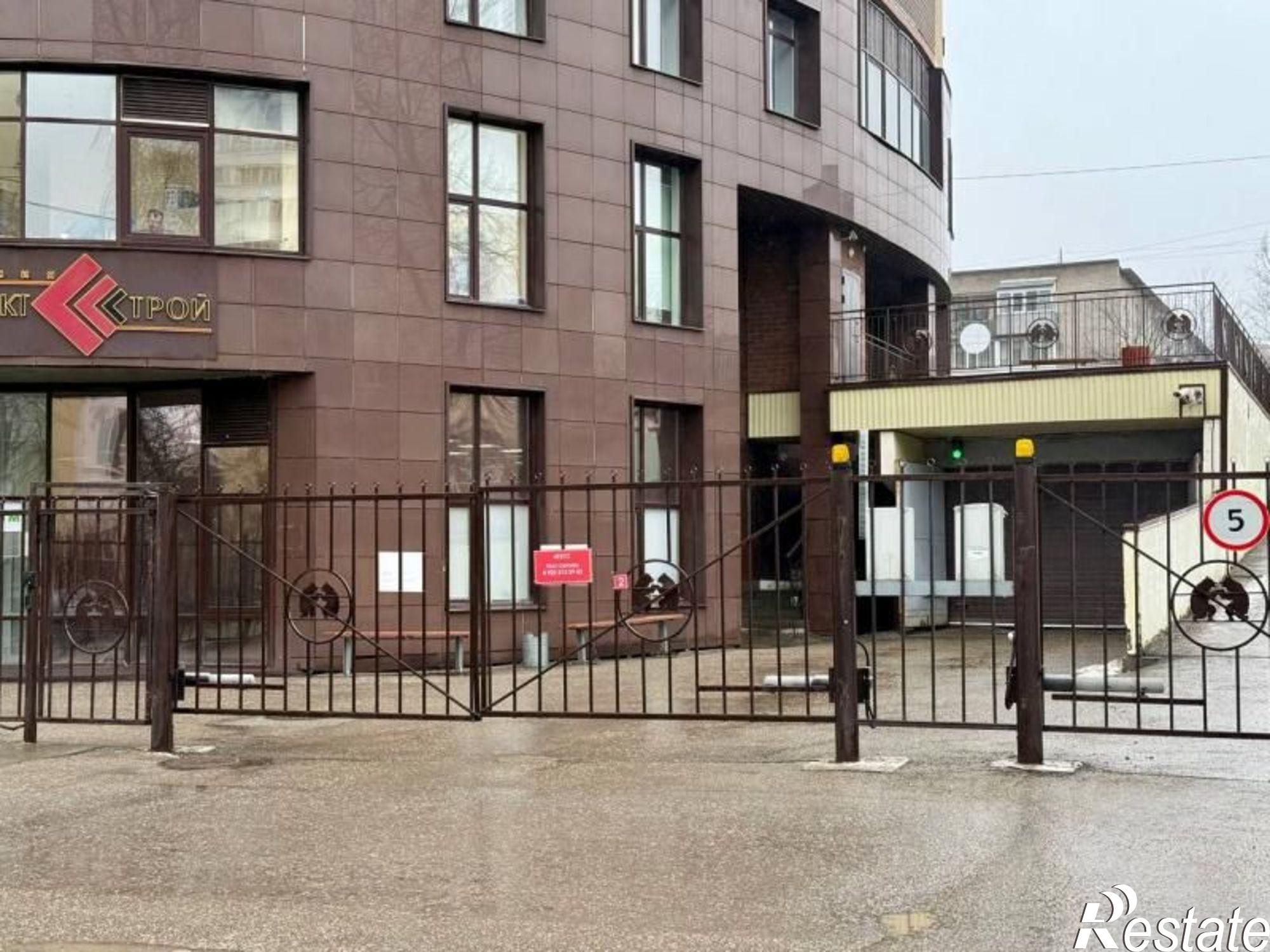 Купить гараж, место в паркинге за 1 400 000 рублей на ул Рабочая, 7