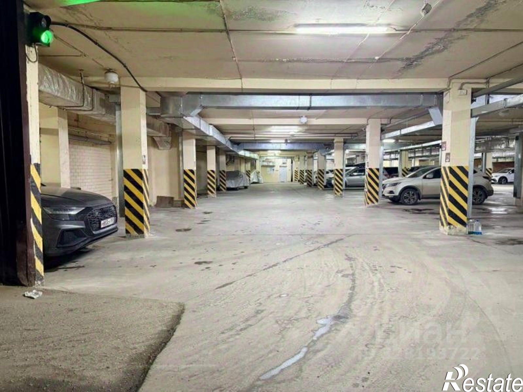 Купить гараж, место в паркинге за 1 400 000 рублей на ул Рабочая, 7