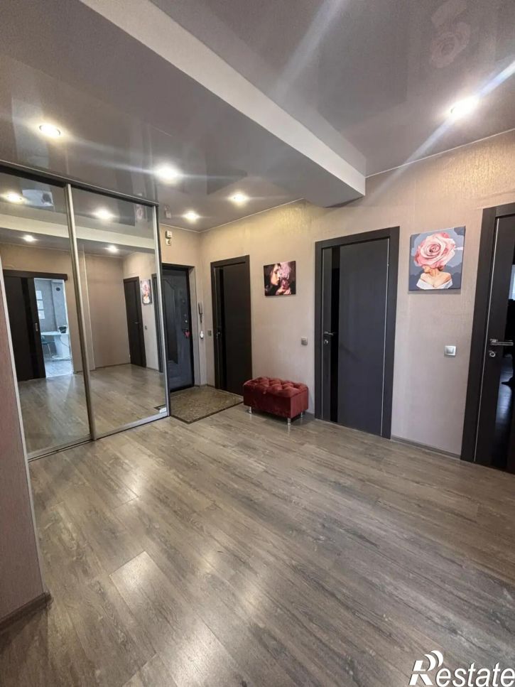 3-комн квартира Самаркандская ул., 145