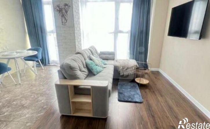 2-комн квартира улица Фрезеровщиков, 94,  д. 94