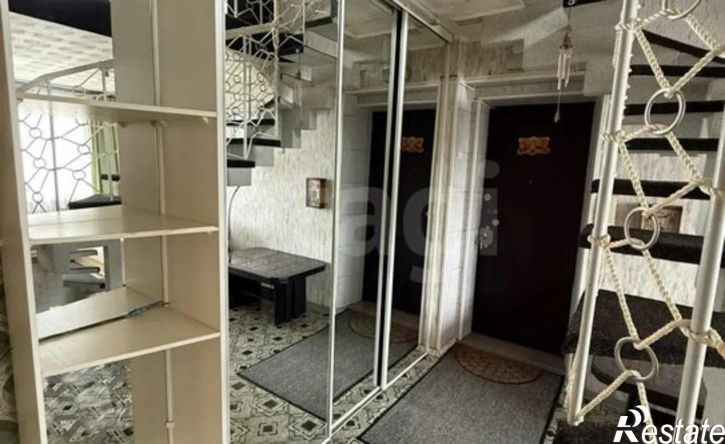 4-комн квартира Социалистическая улица, 14,  д. 14