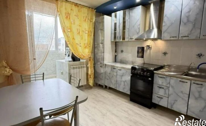 4-комн квартира Социалистическая улица, 14,  д. 14