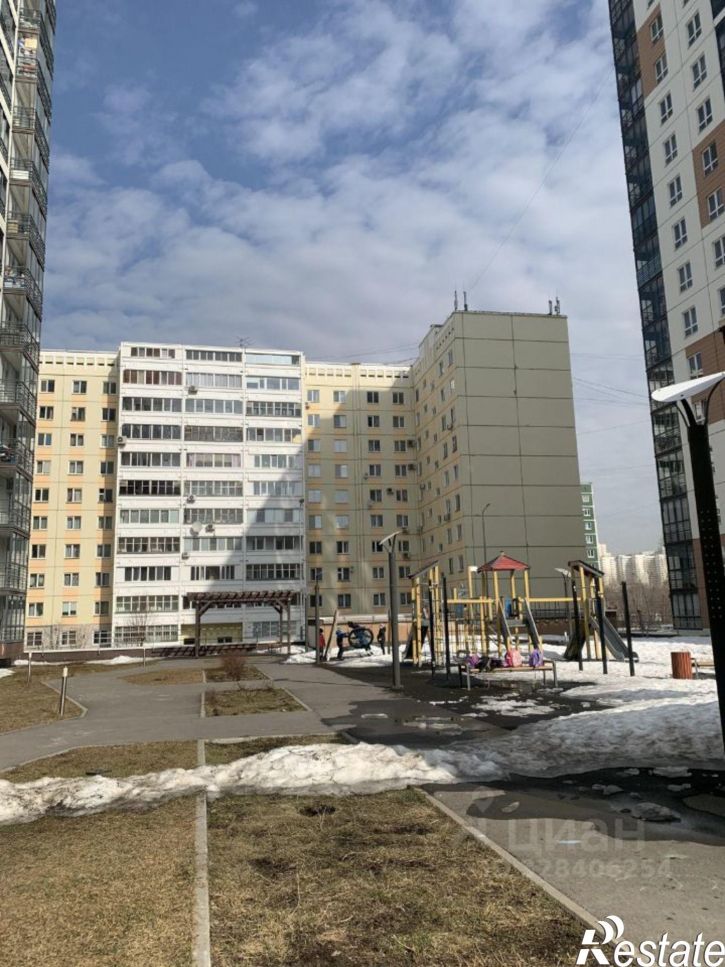 4-комн квартира улица Овчинникова, 15А,  д. 15А