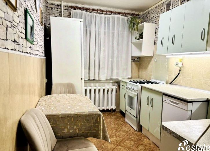 3-комн квартира улица Гусарова, 13,  д. 13
