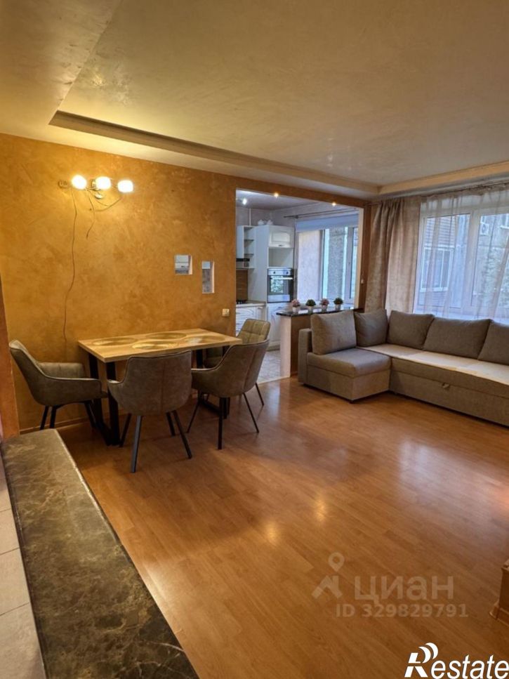 3-комн квартира улица Строителей, 24Б,  д. 24Б