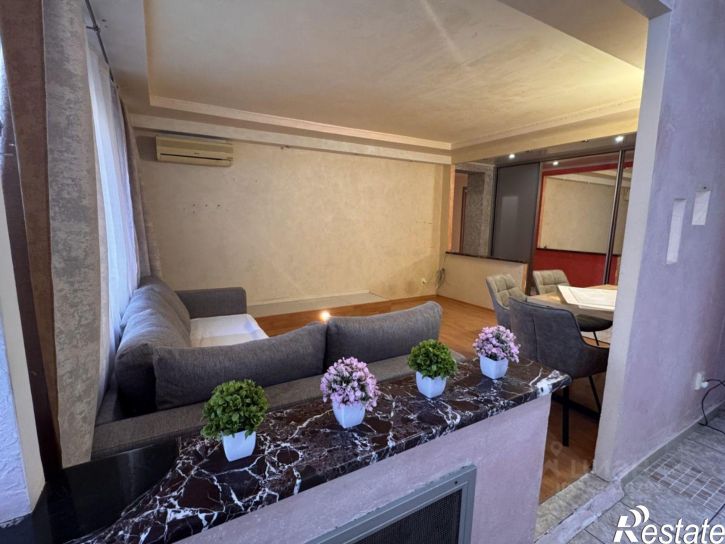 3-комн квартира улица Строителей, 24Б,  д. 24Б