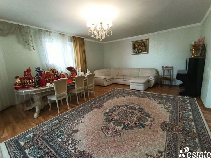 3-комн квартира улица Окулова, 62,  д. 62