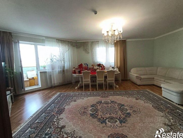 3-комн квартира улица Окулова, 62,  д. 62