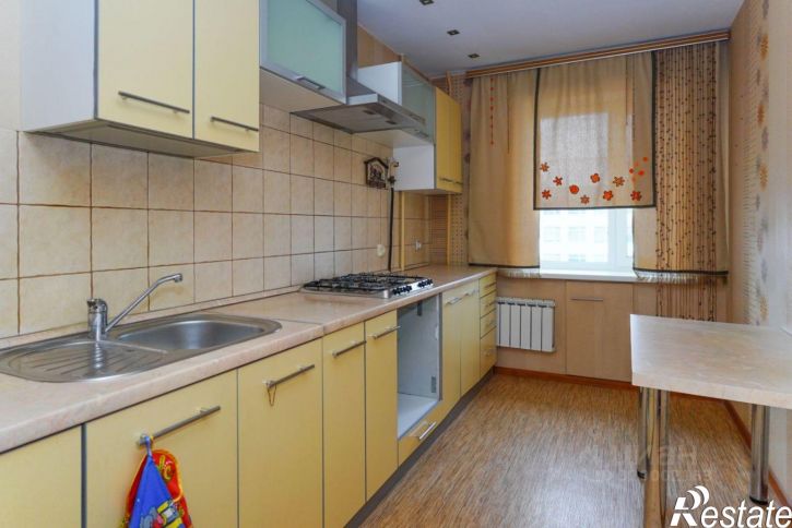 3-комн квартира улица Карбышева, 40,  д. 40