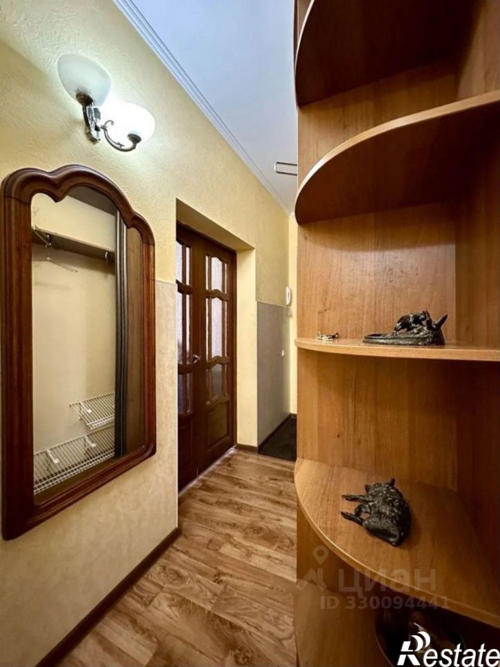 3-комн квартира ул Соловьева, 6,  д. 6