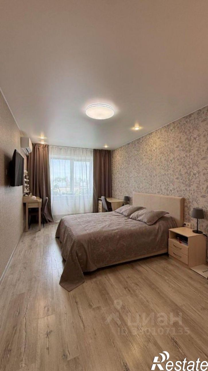 3-комн квартира улица Сакко и Ванцетти, 111,  д. 111