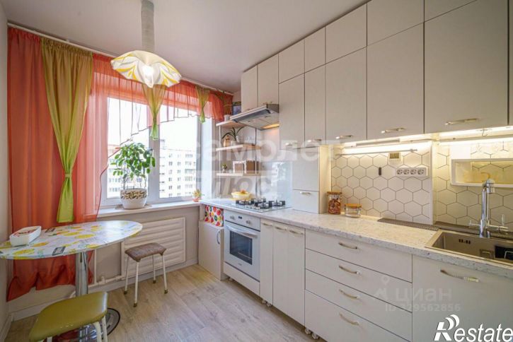 3-комн квартира улица Желябова, 17,  д. 17