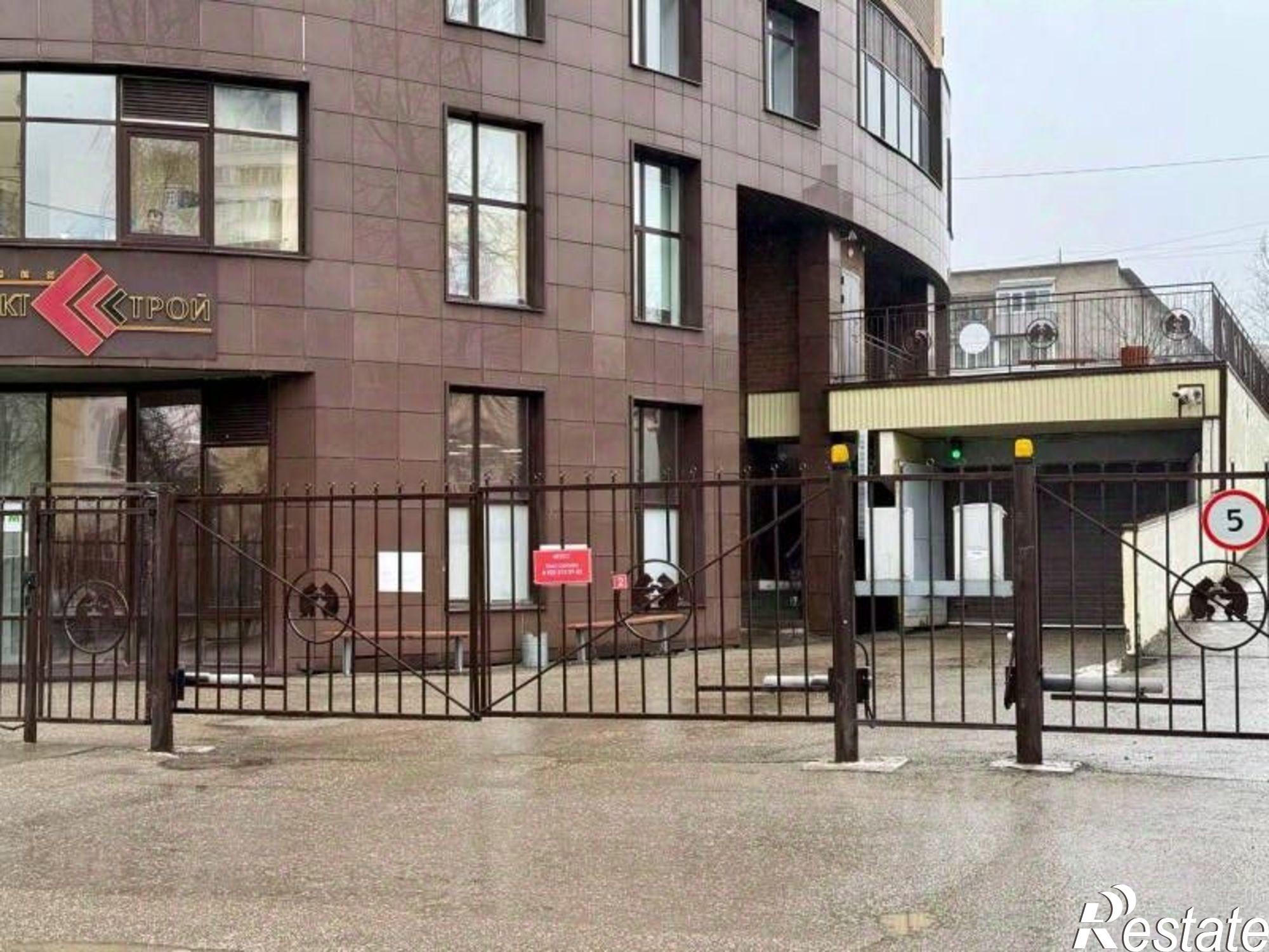 Купить гараж, место в паркинге за 1 400 000 рублей на ул Рабочая, 7