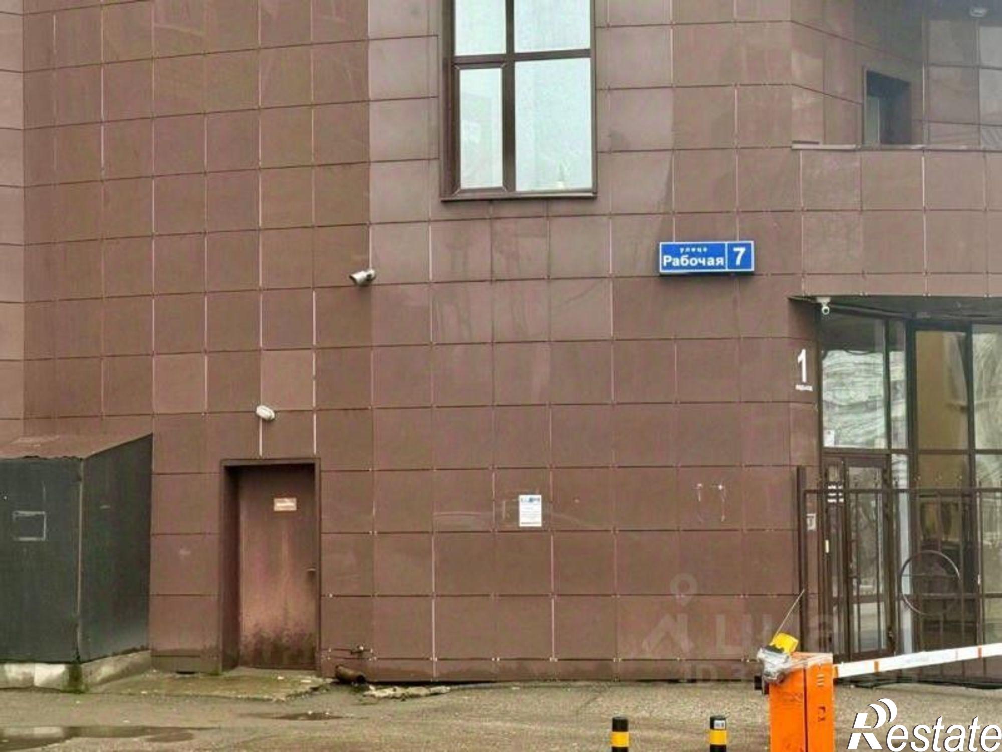 Купить гараж, место в паркинге за 1 400 000 рублей на ул Рабочая, 7