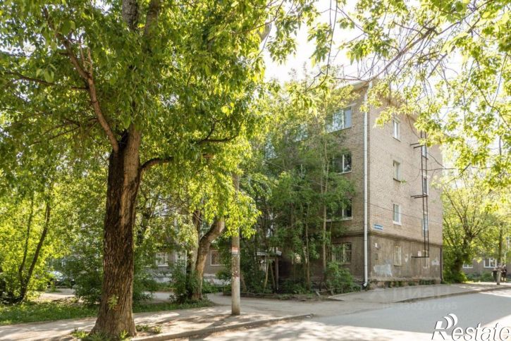 2-комн квартира ул Льва Шатрова, 10,  д. 10