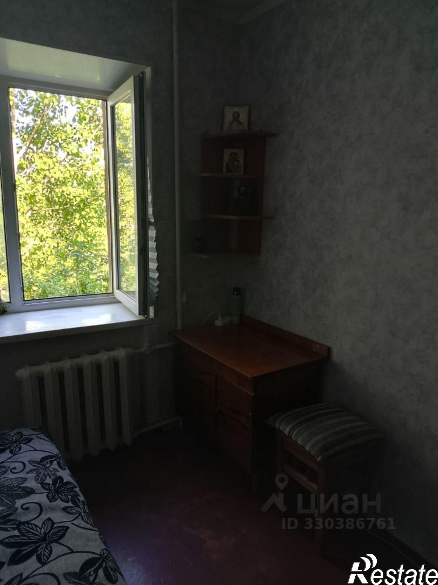 Сдать комнату за 10 000 рублей на б-р Гагарина, 81/4