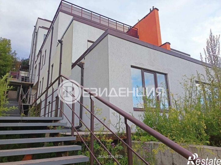 3-комн квартира Крайпрудская ул, 44