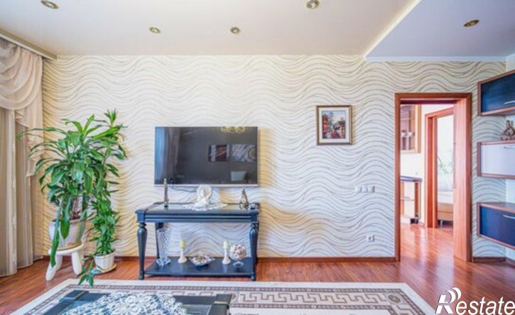 3-комн квартира улица Кронита, 4/2,  д. 4/2