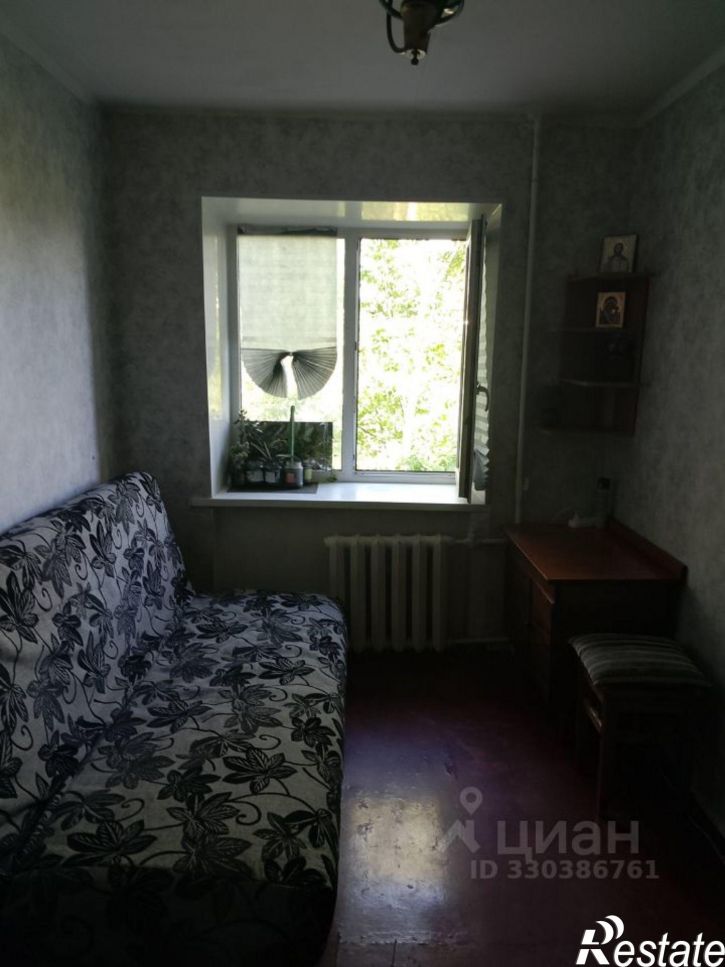 Комната б-р Гагарина, 81/4,  д. 81/4