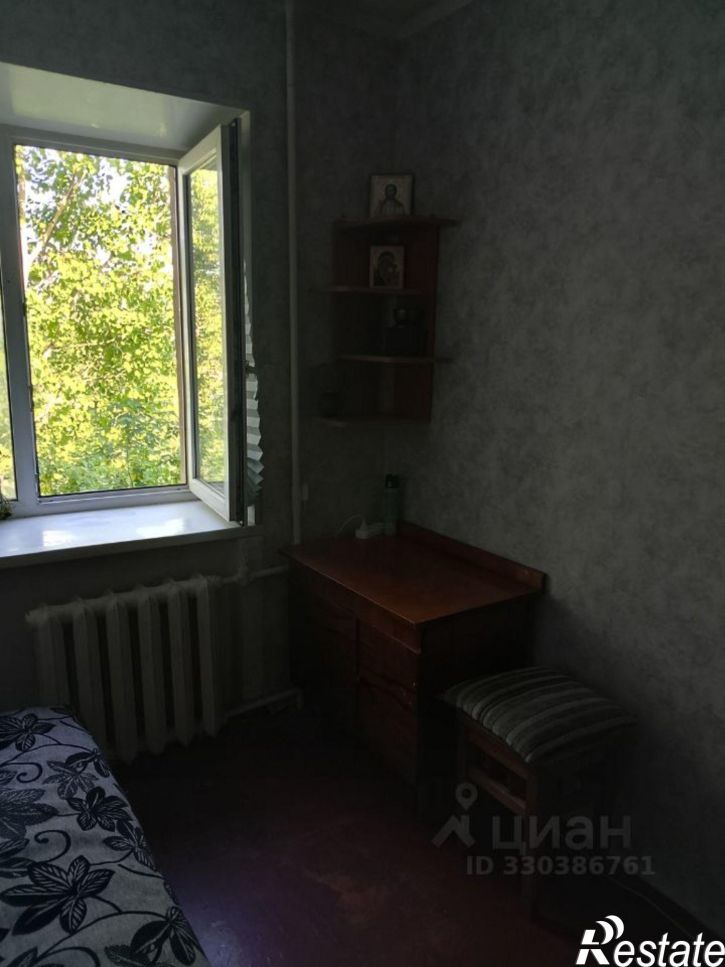 Комната б-р Гагарина, 81/4,  д. 81/4