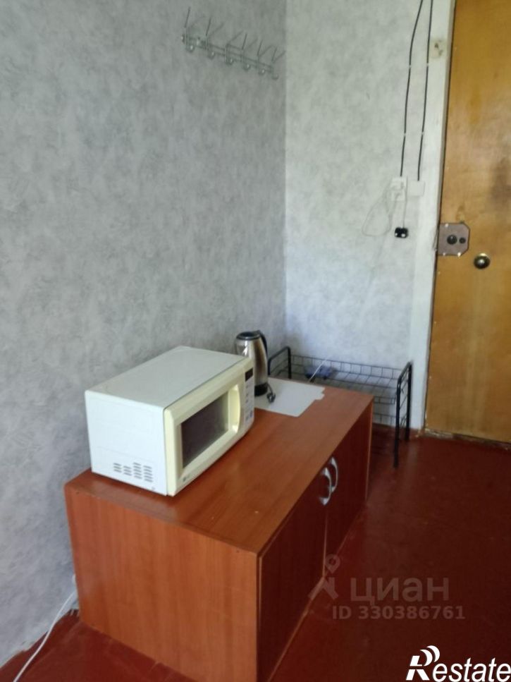 Комната б-р Гагарина, 81/4,  д. 81/4