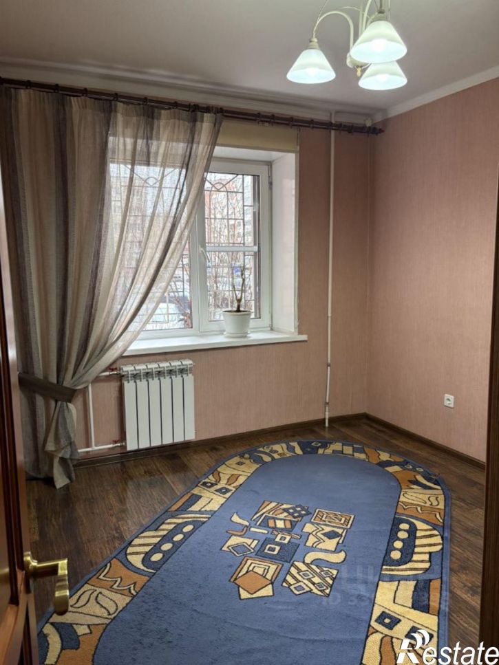 3-комн квартира улица Милиционера Власова, 4,  д. 4