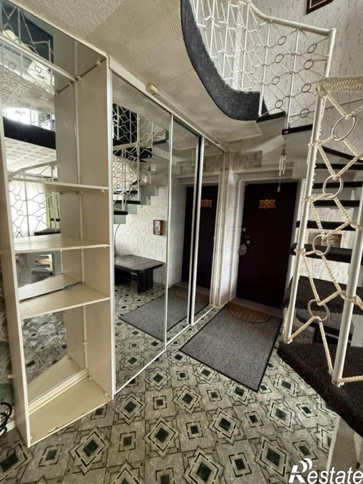4-комн квартира Социалистическая улица, 14,  д. 14