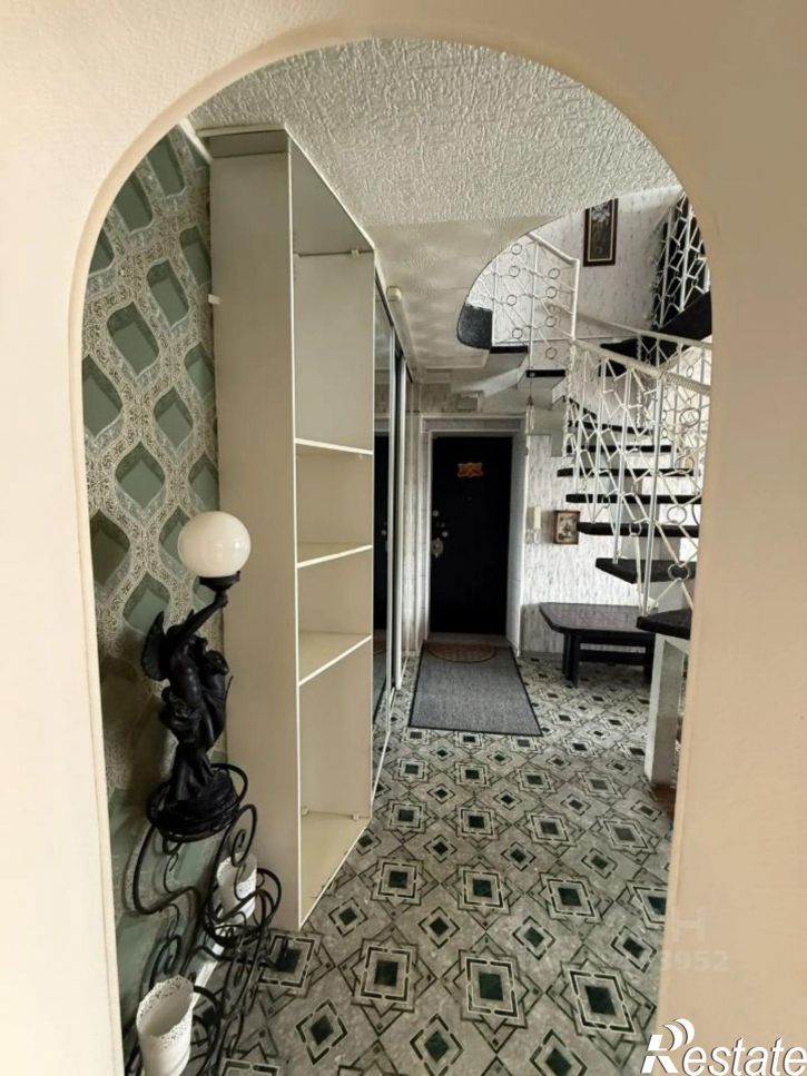 4-комн квартира Социалистическая улица, 14,  д. 14