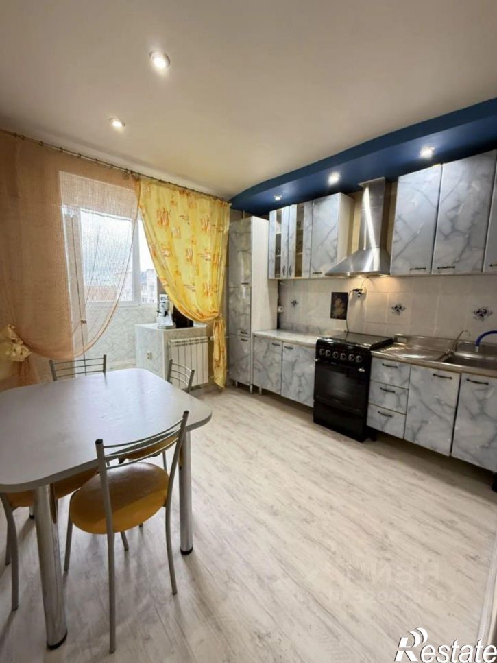 4-комн квартира Социалистическая улица, 14,  д. 14