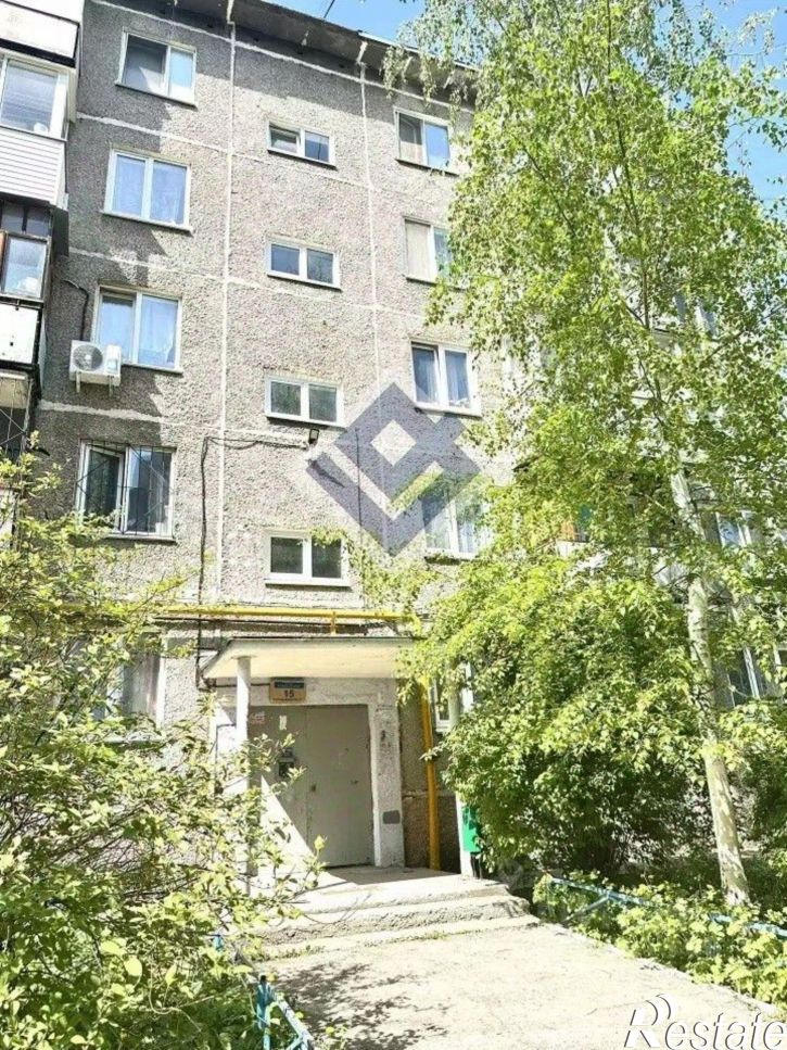 3-комн квартира Стахановская улица, 15,  д. 15