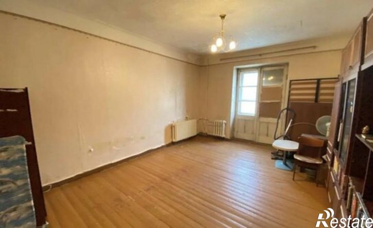 3-комн квартира улица Братьев Вагановых, 1,  д. 1