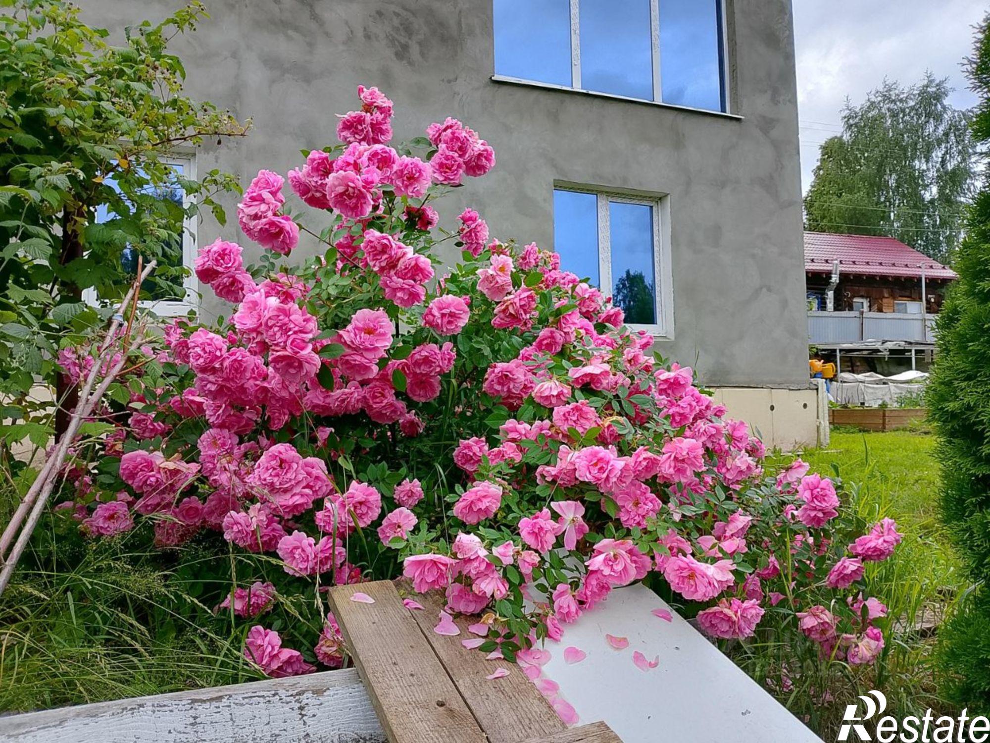 Купить дачу, дом, коттедж за 11 700 000 рублей на ул Февральская, 3