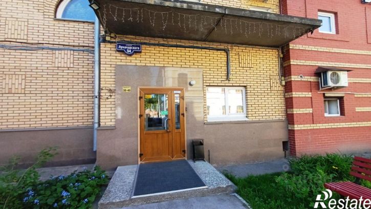 4-комн квартира ул Луначарского, 54,  д. 54