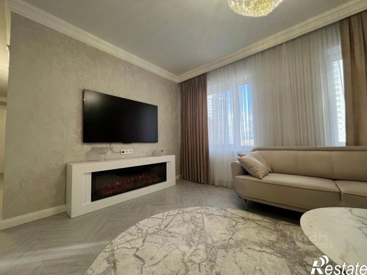 4-комн квартира улица Подводников, 20,  д. 20