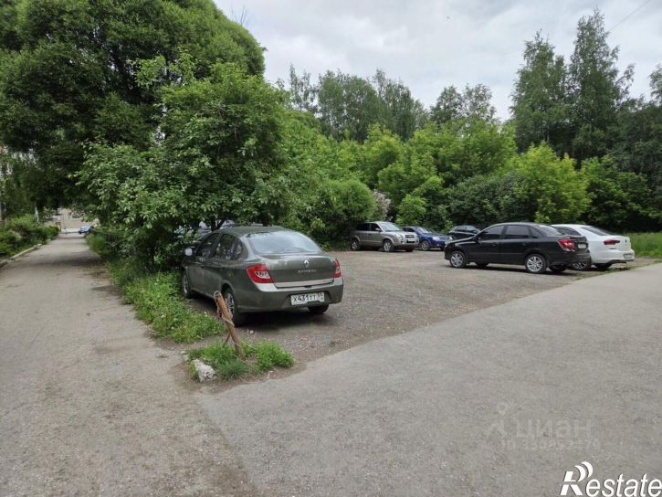 3-комн квартира улица Макаренко, 20,  д. 20