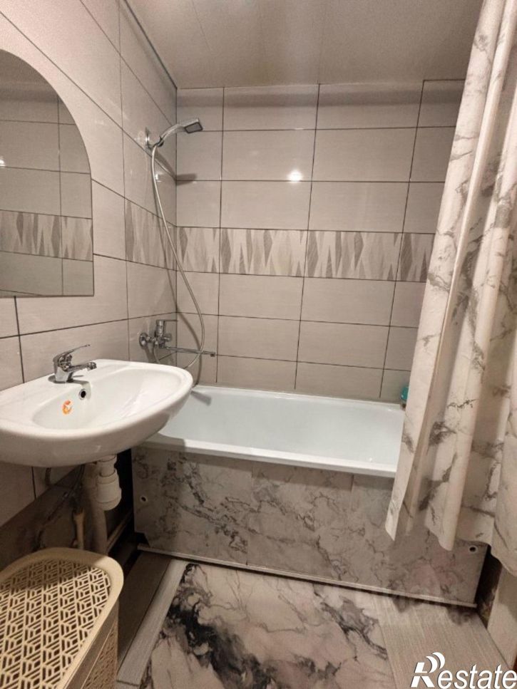 3-комн квартира ул Менжинского, 51,  д. 51