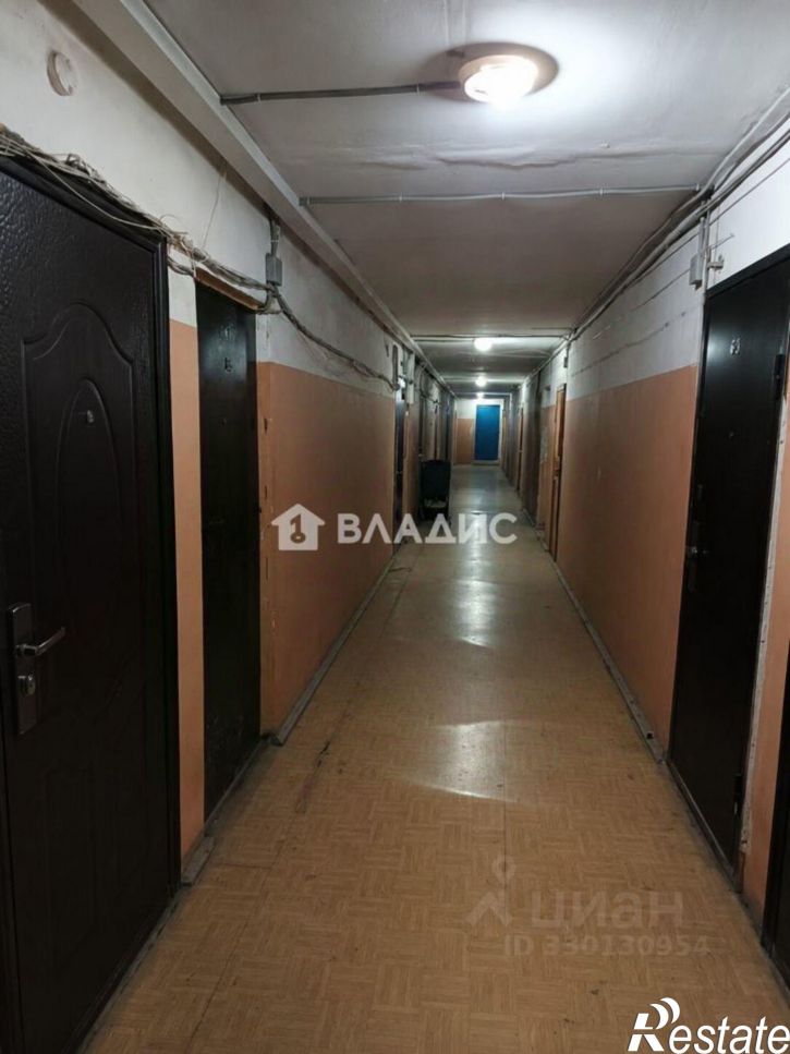 Комната б-р Гагарина, 81/4,  д. 81/4