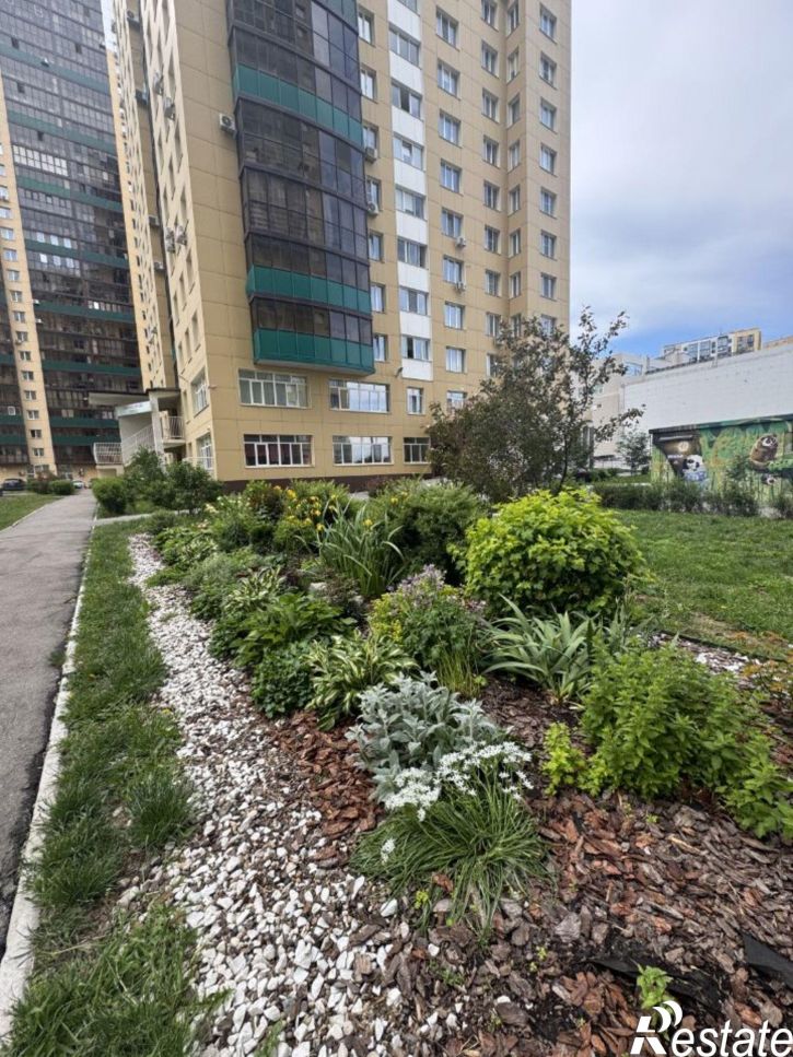 4-комн квартира улица Николая Островского, 93В,  д. 93В