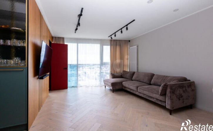 4-комн квартира улица Окулова, 18,  д. 18