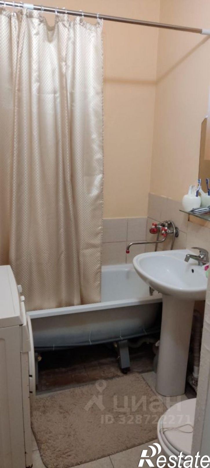 2-комн квартира улица Карбышева, 4,  д. 4